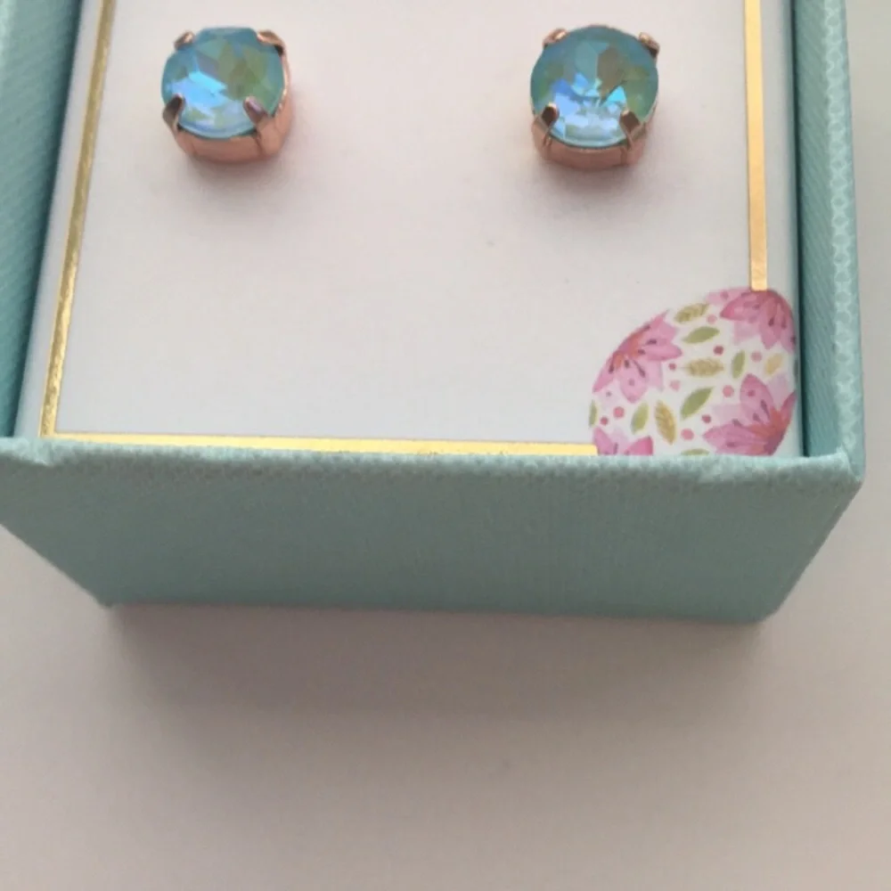 Gorgeous Aquamarine AB Crystal Earrings - Picture 6 of 9